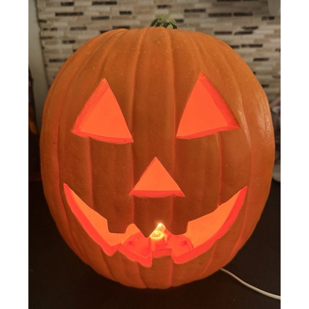 Vintage Gemmy Light Up Pumpkin Jack O Lantern Halloween Foam Blow Mold